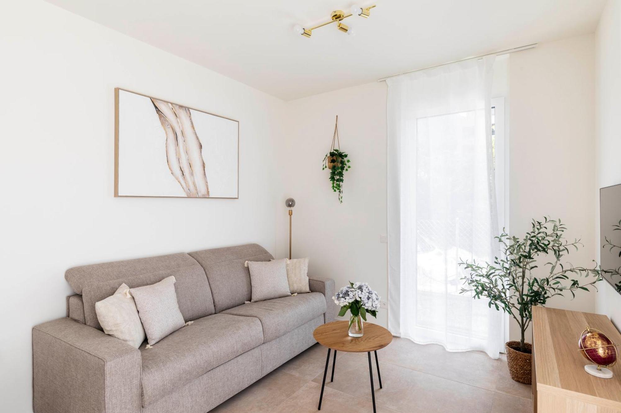 Regalia Suites - Free Parking Lugano Ngoại thất bức ảnh