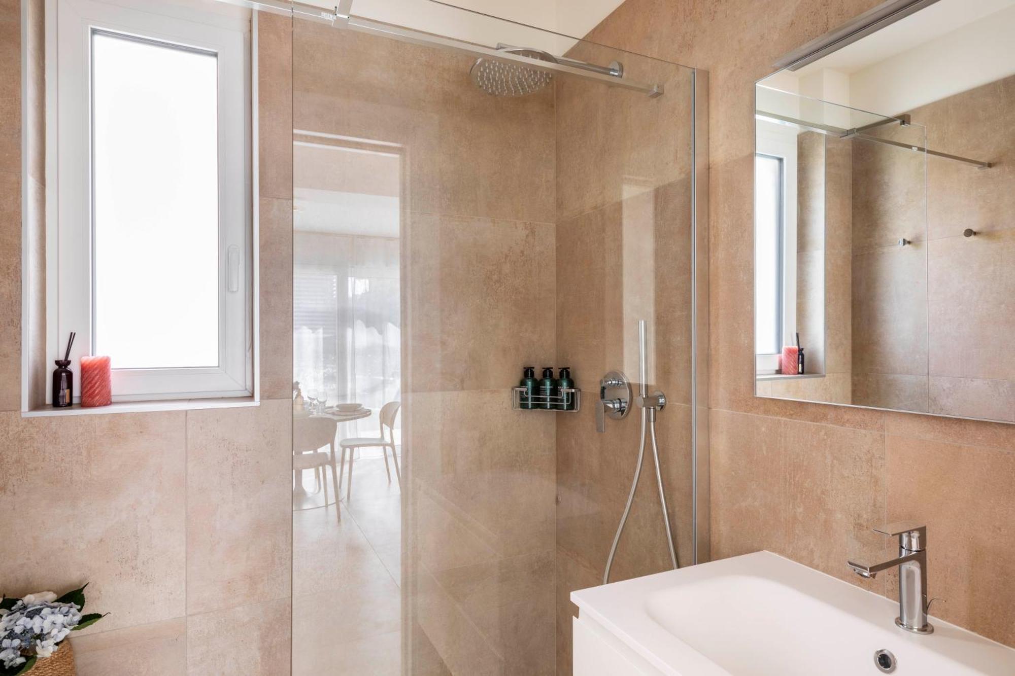 Regalia Suites - Free Parking Lugano Ngoại thất bức ảnh