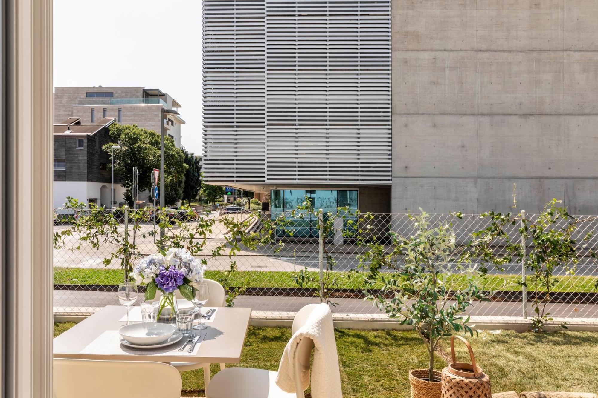 Regalia Suites - Free Parking Lugano Ngoại thất bức ảnh
