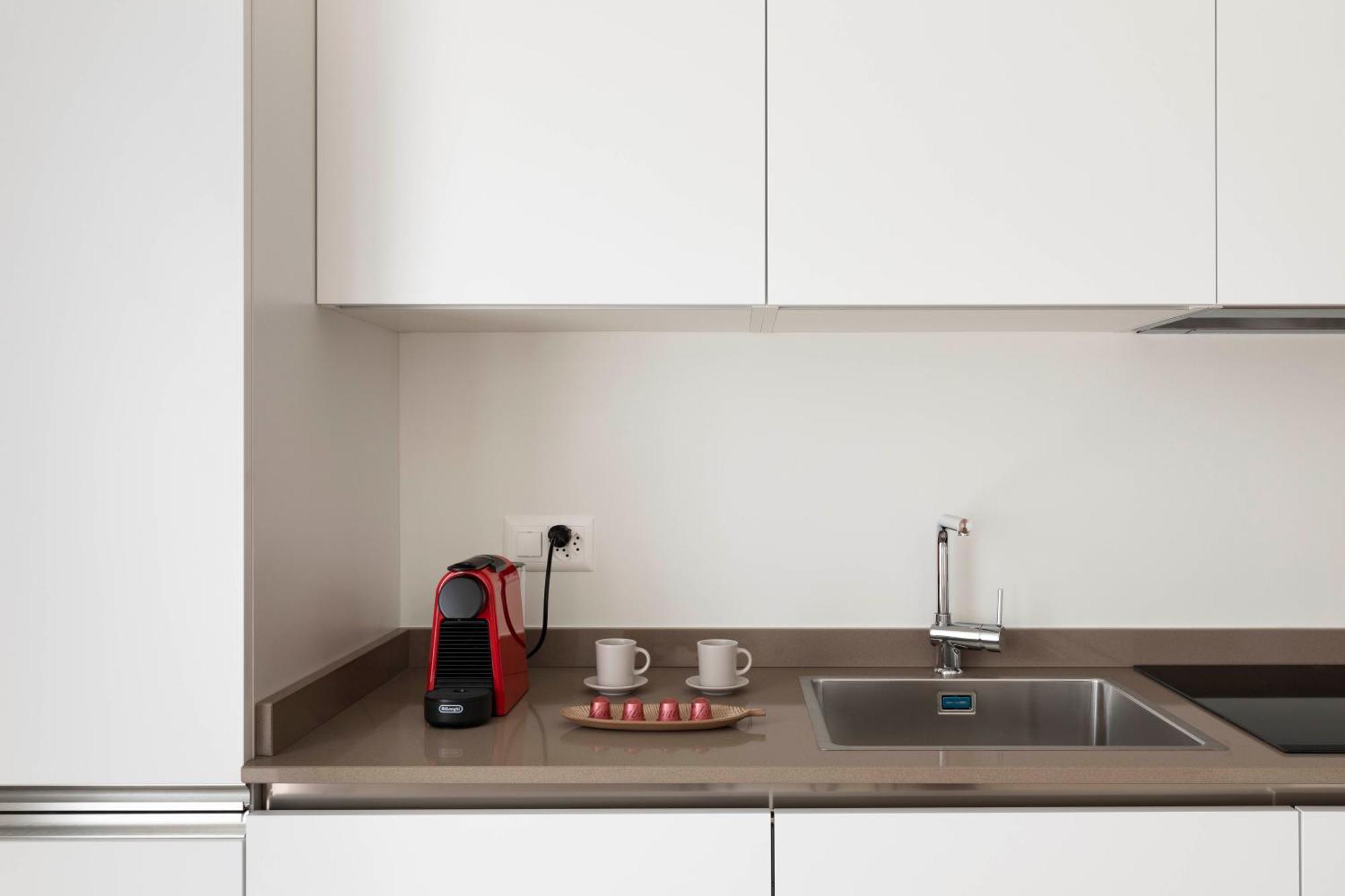 Regalia Suites - Free Parking Lugano Ngoại thất bức ảnh
