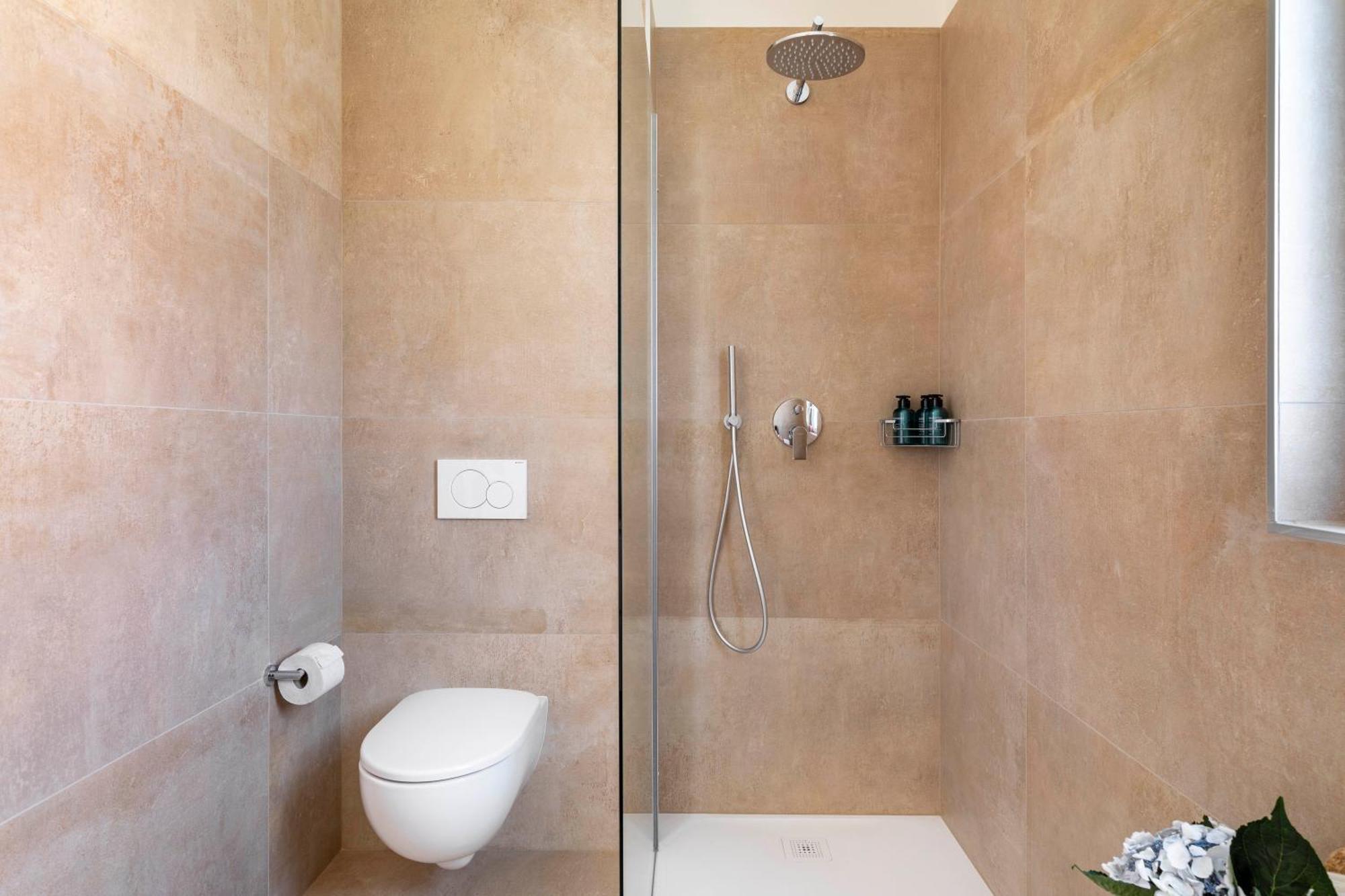 Regalia Suites - Free Parking Lugano Ngoại thất bức ảnh